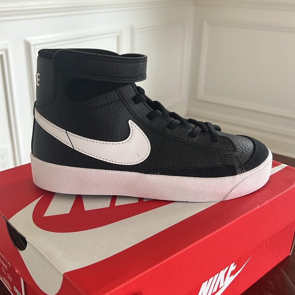 Nike blazer mid ‘77